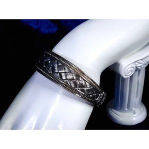 vintage gold/silver tone weave pattern spring closure 8" bangle bracelet.